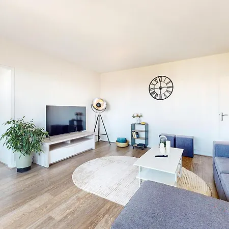 Stunning In With Wifi Apartment